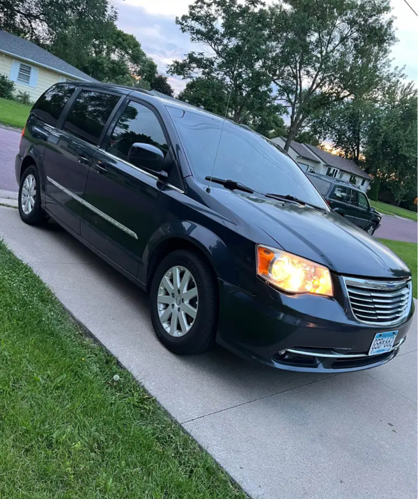 Mini Van 7 Seater 