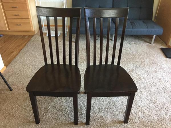 4 chairs with dining table 